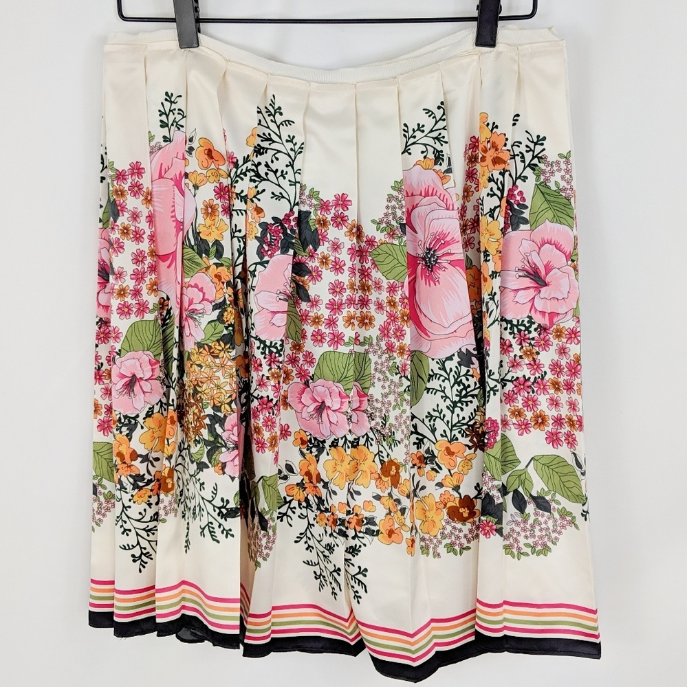 Old Navy Floral Pleated Skirt